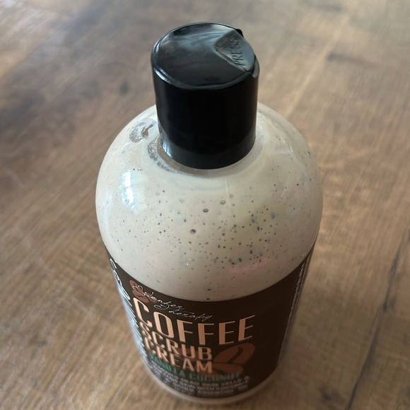 Exfoliating Coffee Scrub Cream Vanilla Coconut Unused bottle 24 Fl oz - Picture 7 of 9